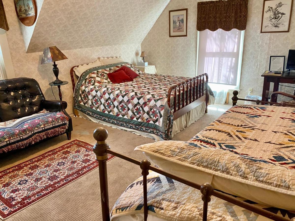 Pansy'S Parlor Bed & Breakfast Golden Εξωτερικό φωτογραφία