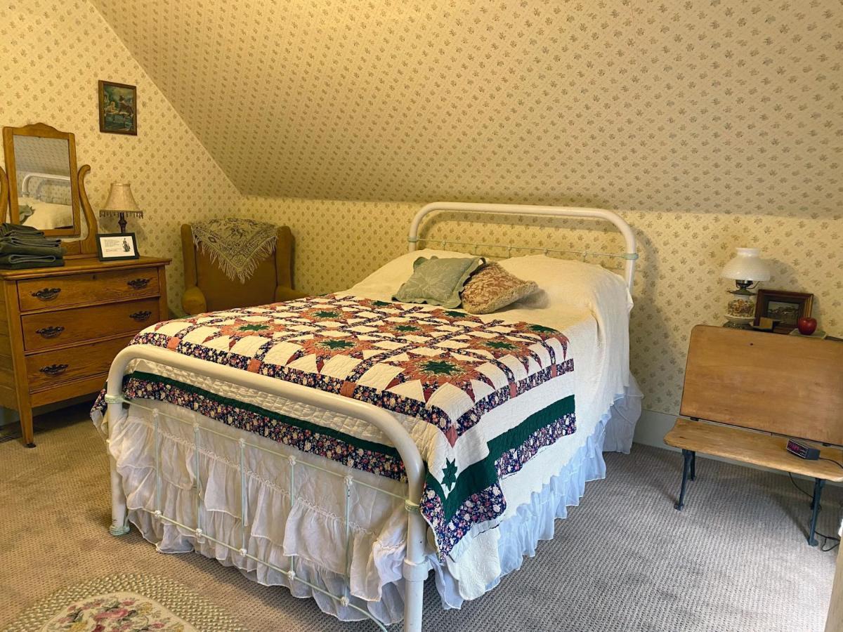 Pansy'S Parlor Bed & Breakfast Golden Εξωτερικό φωτογραφία