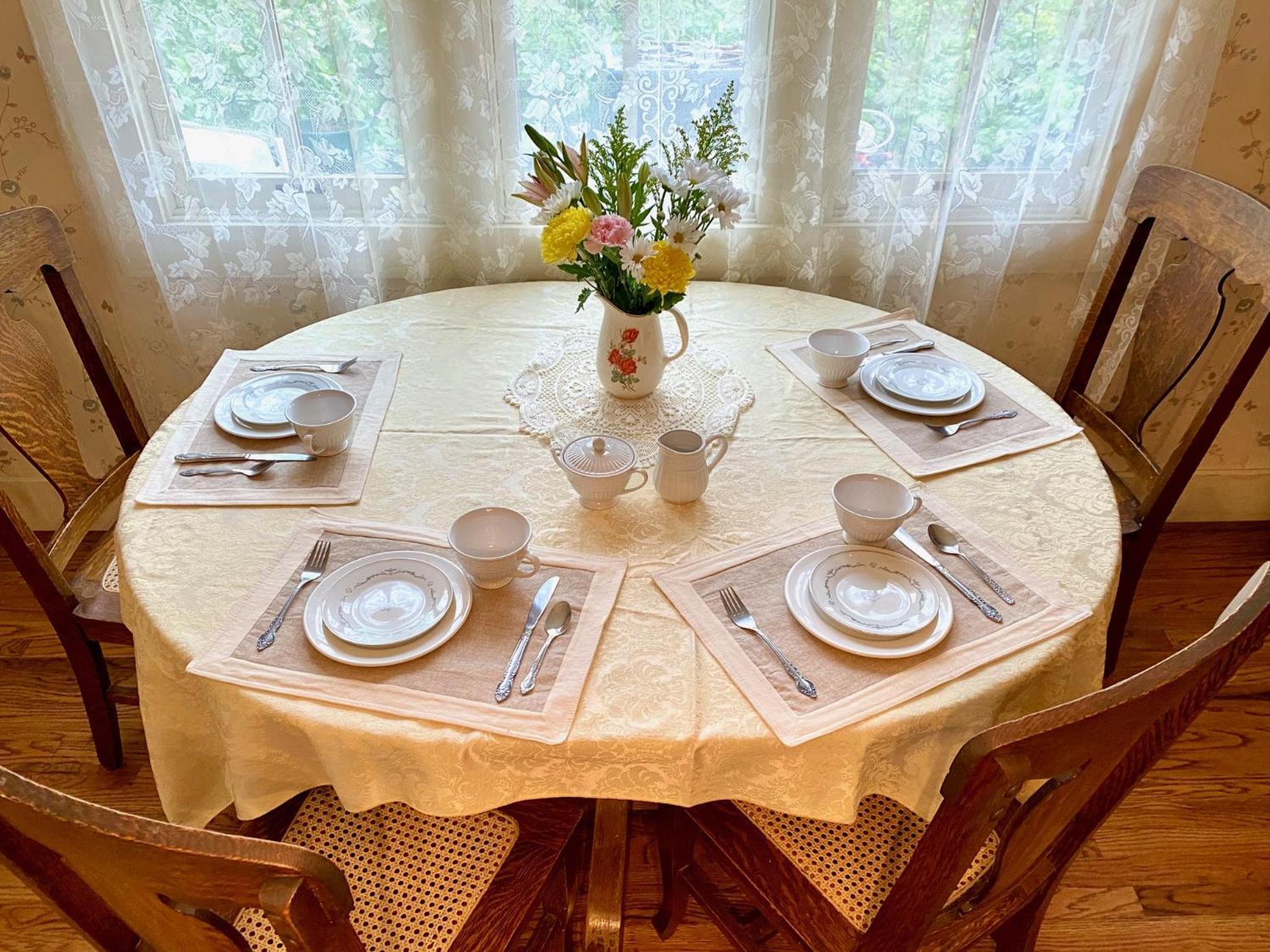 Pansy'S Parlor Bed & Breakfast Golden Εξωτερικό φωτογραφία